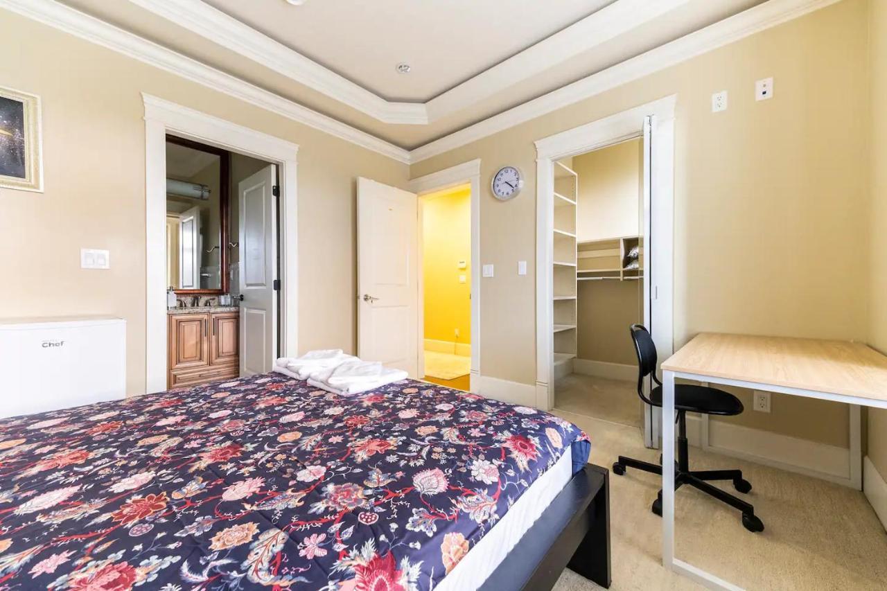 דירות וונקובר Mike'S Luxury House מראה חיצוני תמונה